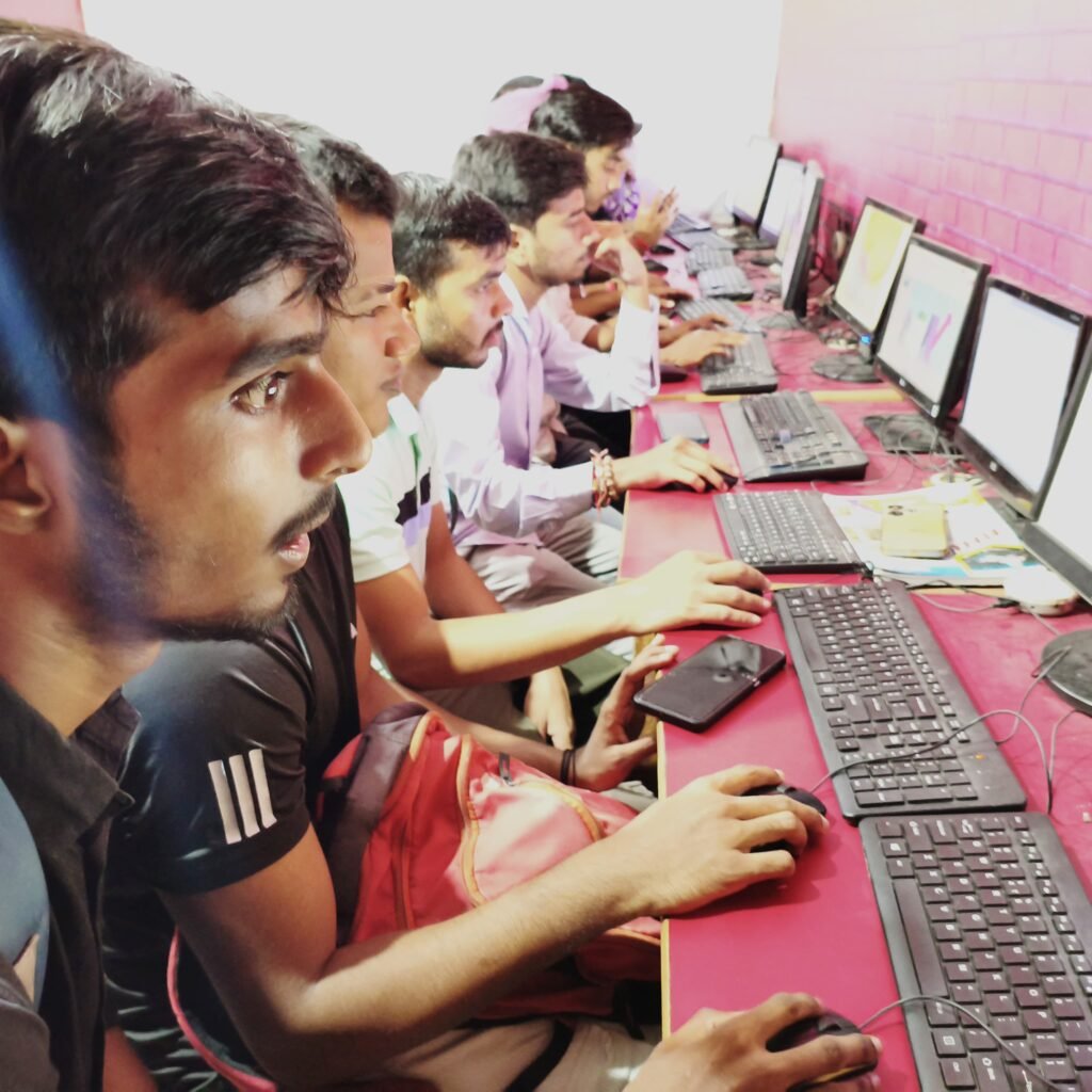 Learning Digital Marketing in Varanasi Institutes